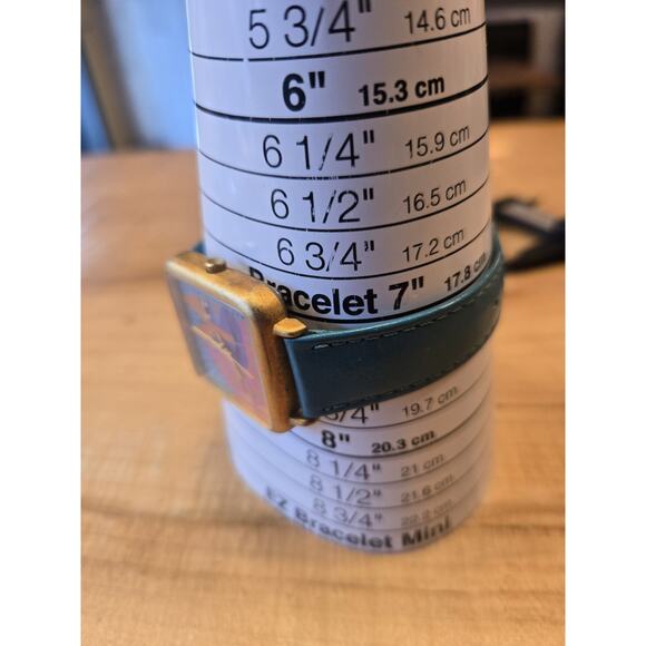 Original Vintage 1990's LAUREL BURCH Quartz Wrist Watch - "Wild Cat" - Picture 4 of 10